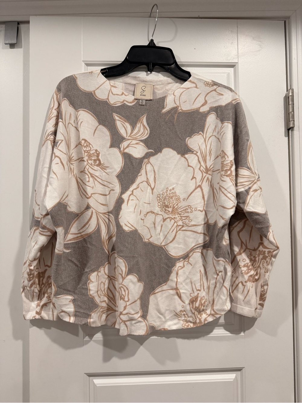 NWOT Floral Crewneck sweater in Taupe & Cream